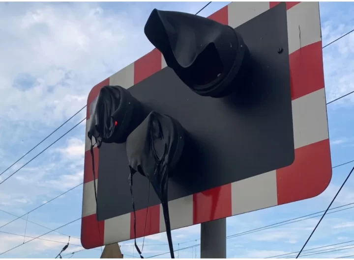 Train signals melt in UK as unprecedented heatwave bakes Europe. See pics