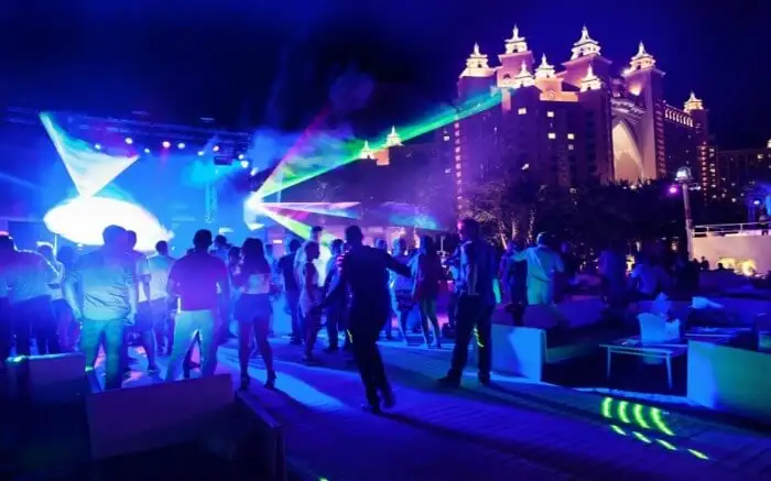 Exploring Dubai's Vibrant Nightlife: A Guide to After-Dark Adventures